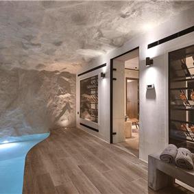 5 bedroom villa with indoor and outdoor pool in Chania town, sleeps 10